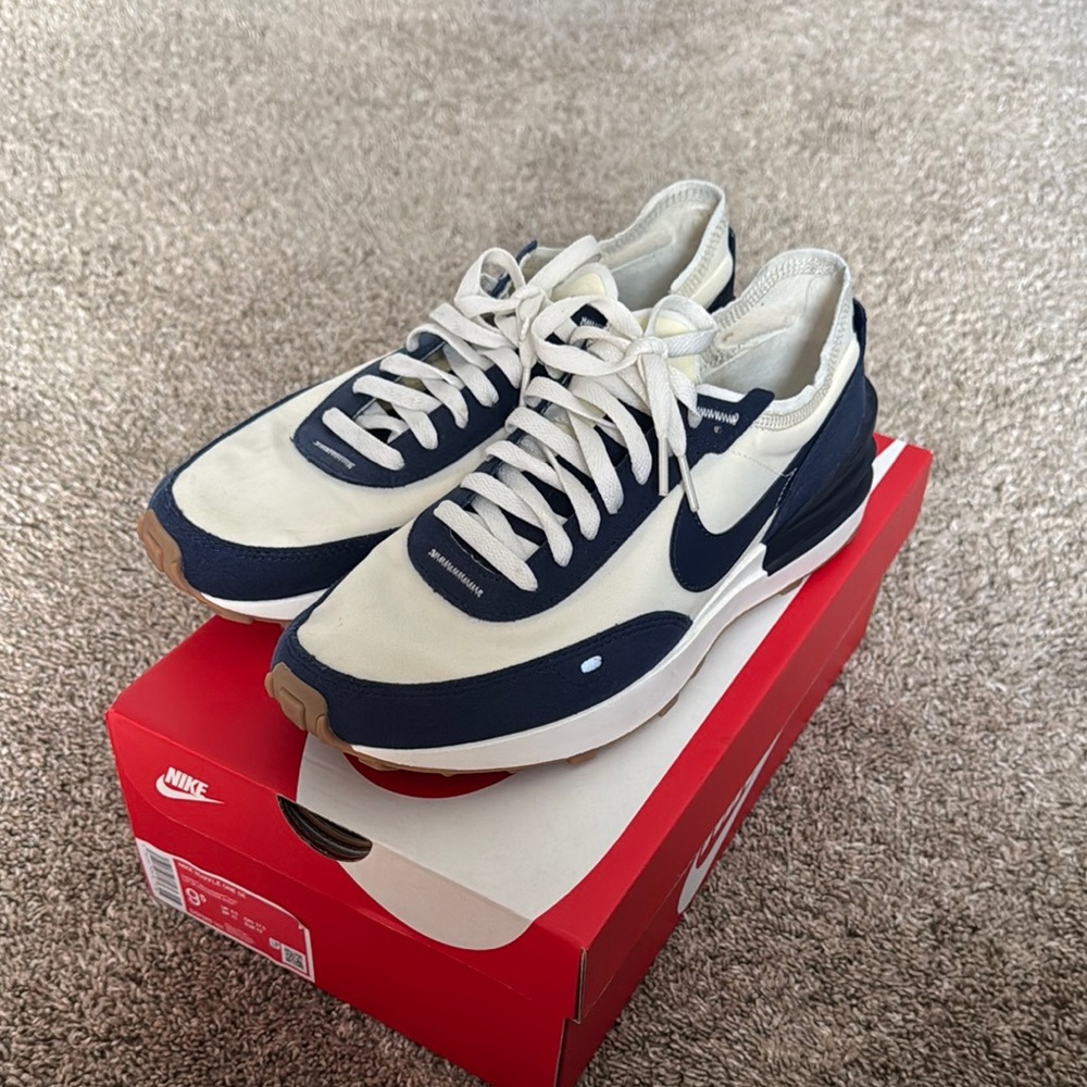 Brand new nike waffle navy and cream waffle 1s in men’s 9.5